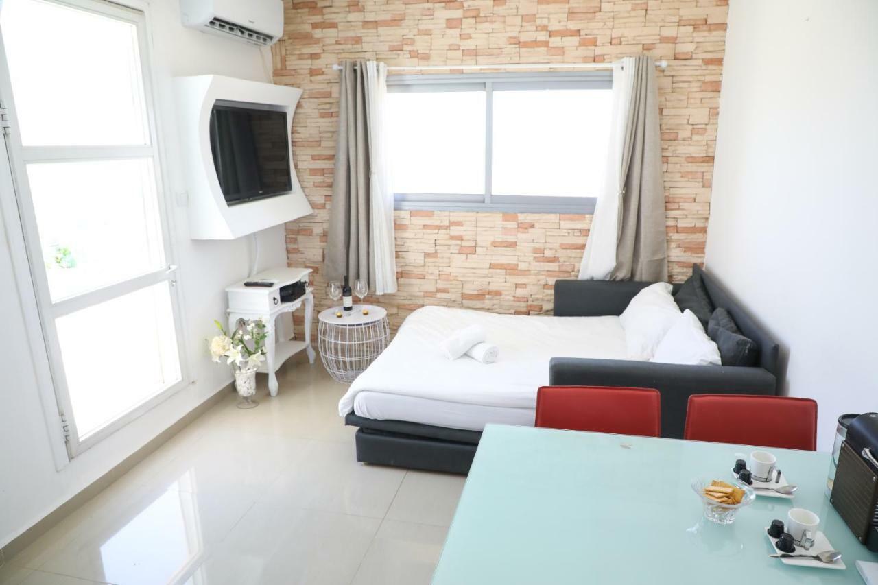 ★ Amazing View ★ Relaxing Balcony ★ Quiet ★ Appartement Eilat Buitenkant foto